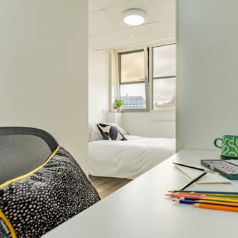 Silver En Suite City View - Image 7